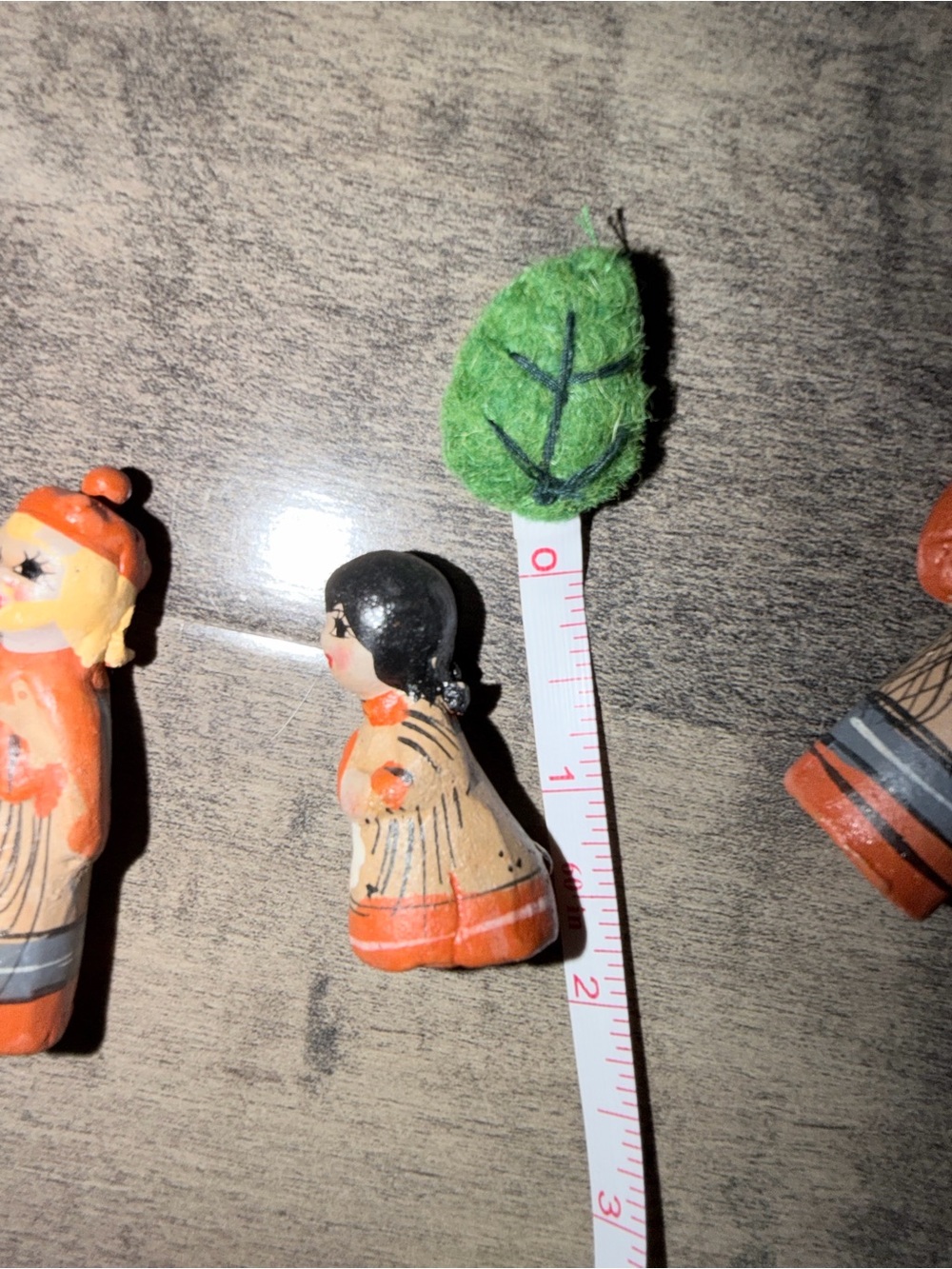 Vintage Mexican Hand-Painted tonala Figurine Set in Orange and Black - Picture 2 of 10